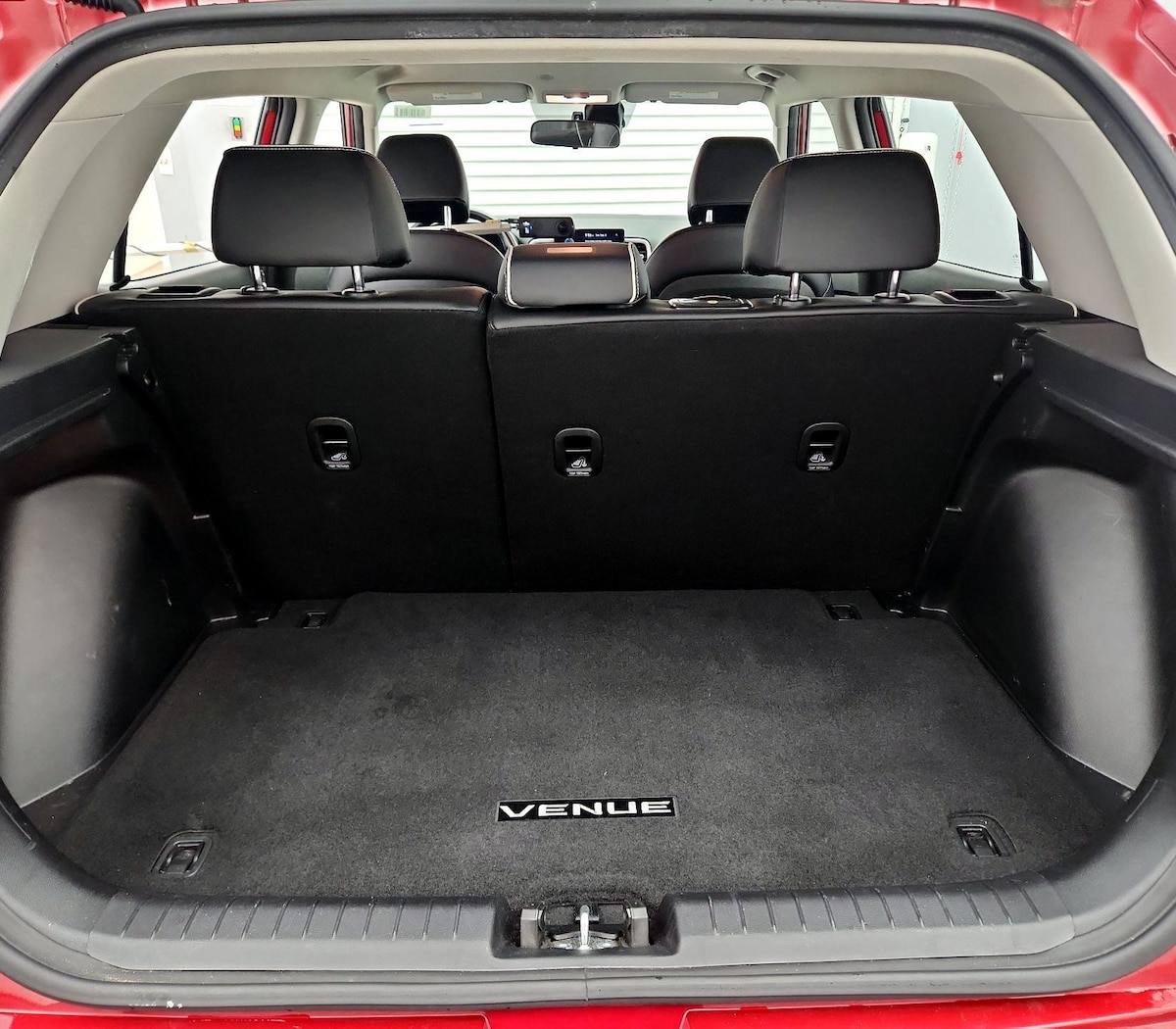 Trunk/Cargo (Seats Up)