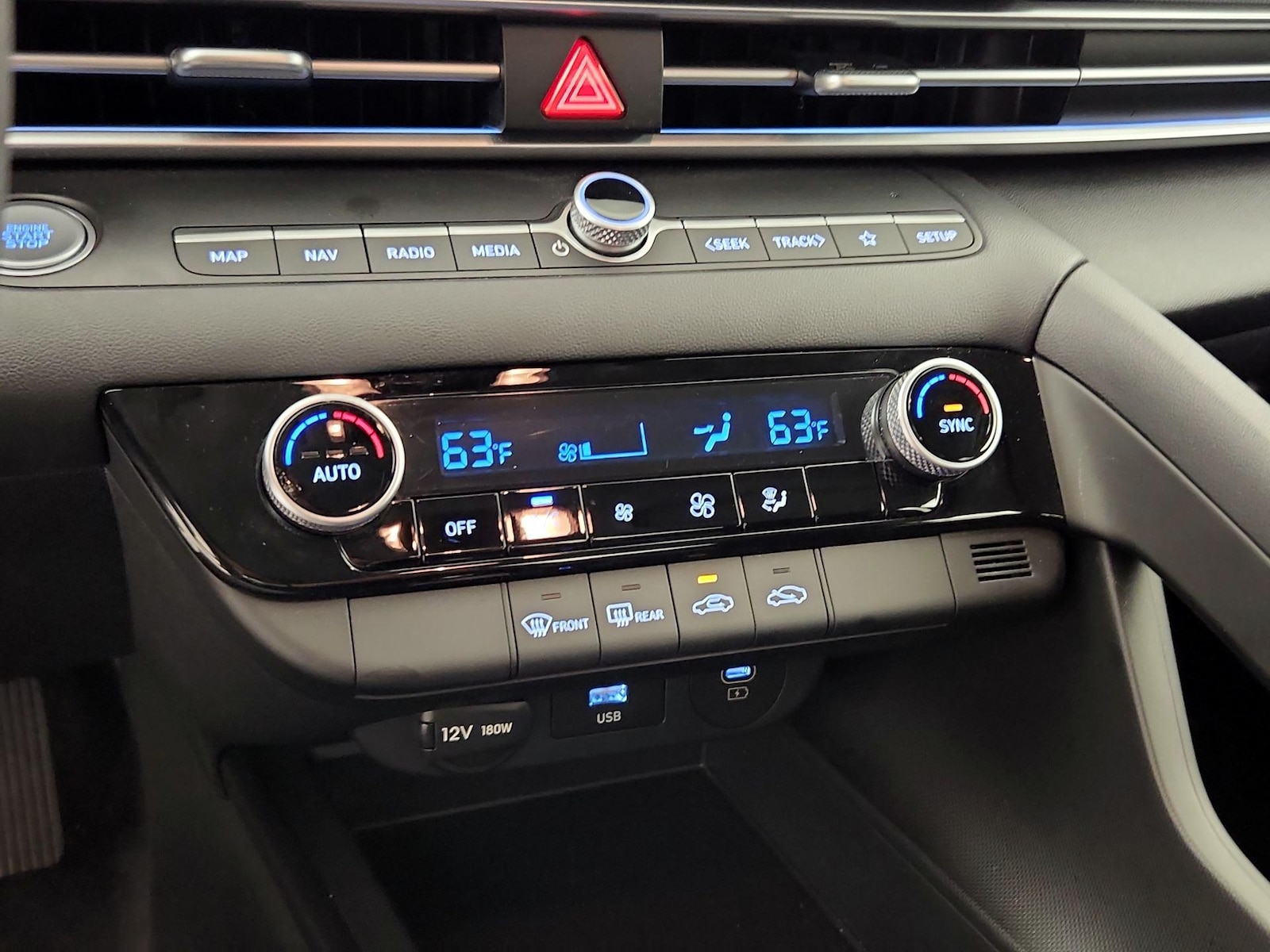 2024 Hyundai Elantra SEL - Photo 15