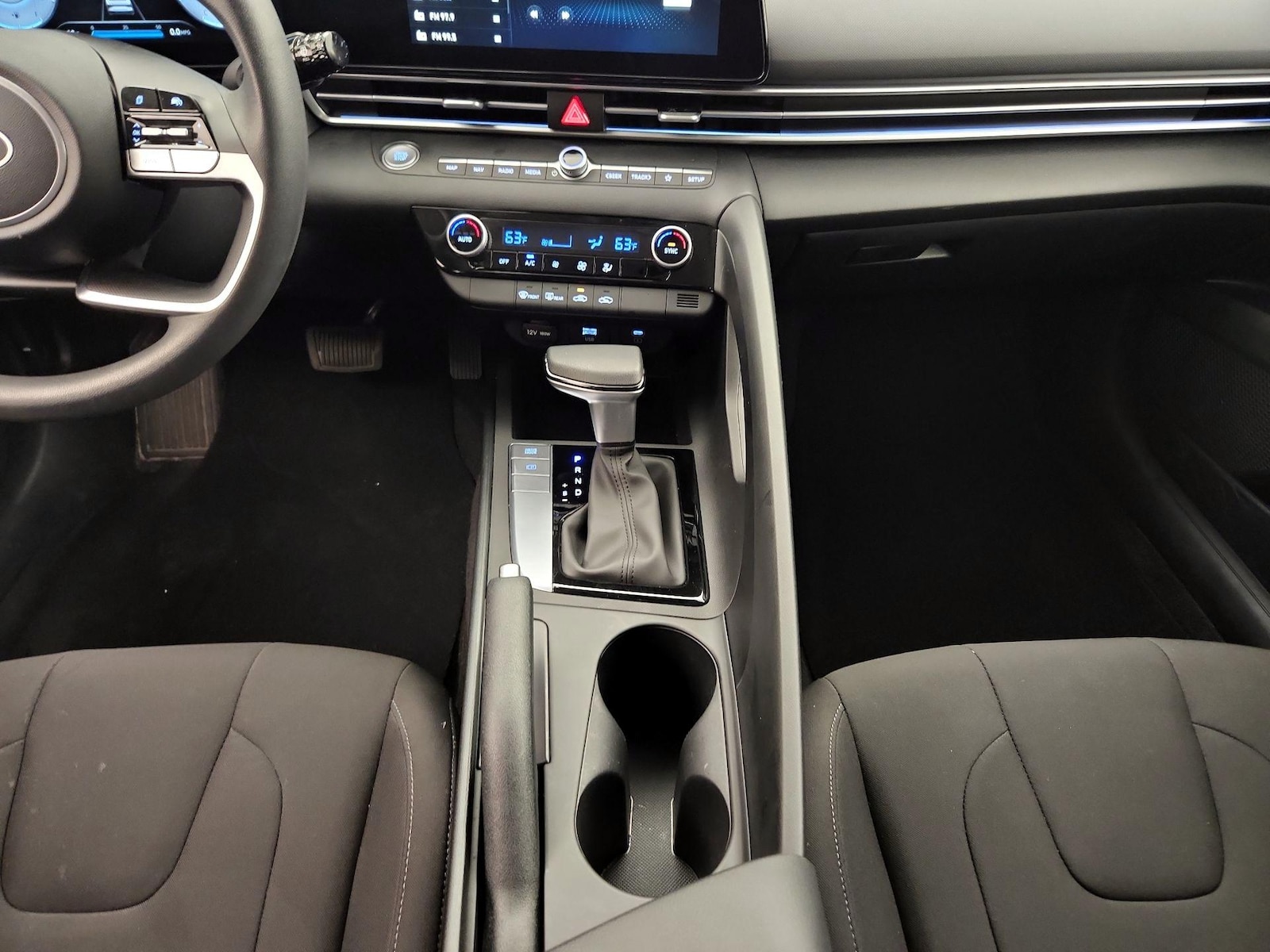 2024 Hyundai Elantra SEL - Photo 16
