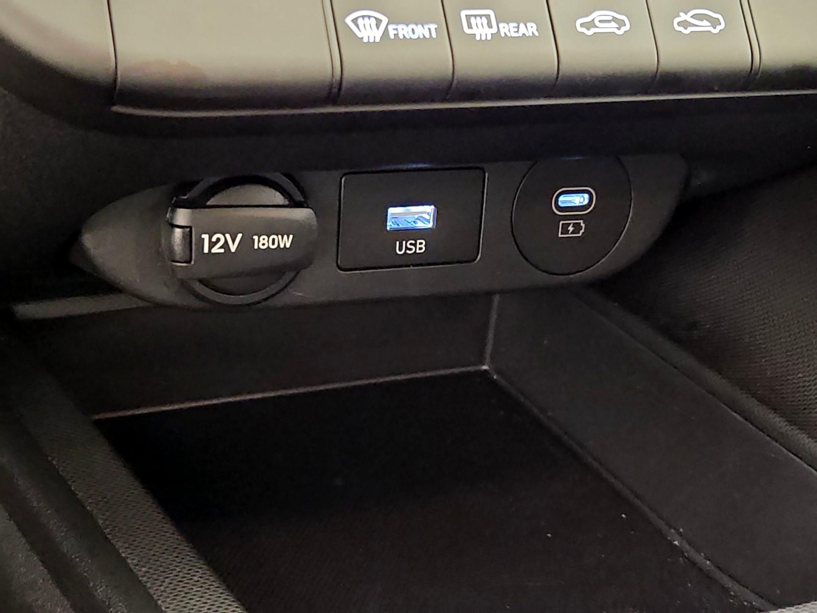 2024 Hyundai Elantra SEL - Photo 17