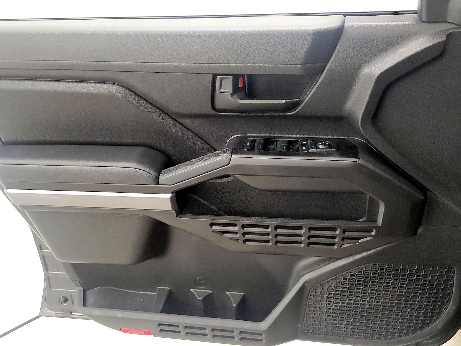 2026 Toyota Tacoma SR5 - Photo 13