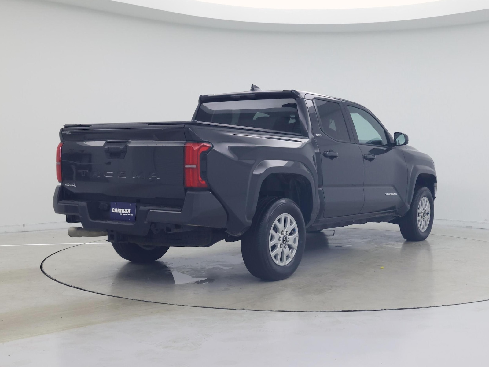 2026 Toyota Tacoma SR5 - Photo 9
