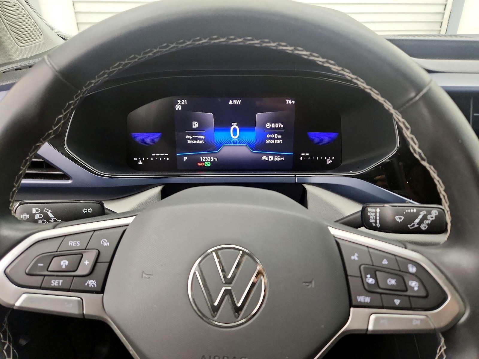 2023 Volkswagen Taos SE - Photo 11