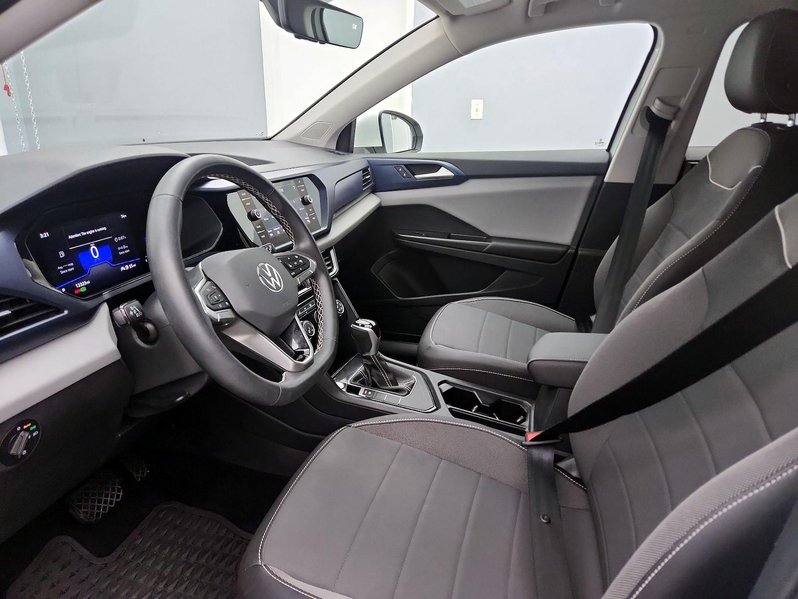 2023 Volkswagen Taos SE - Photo 12