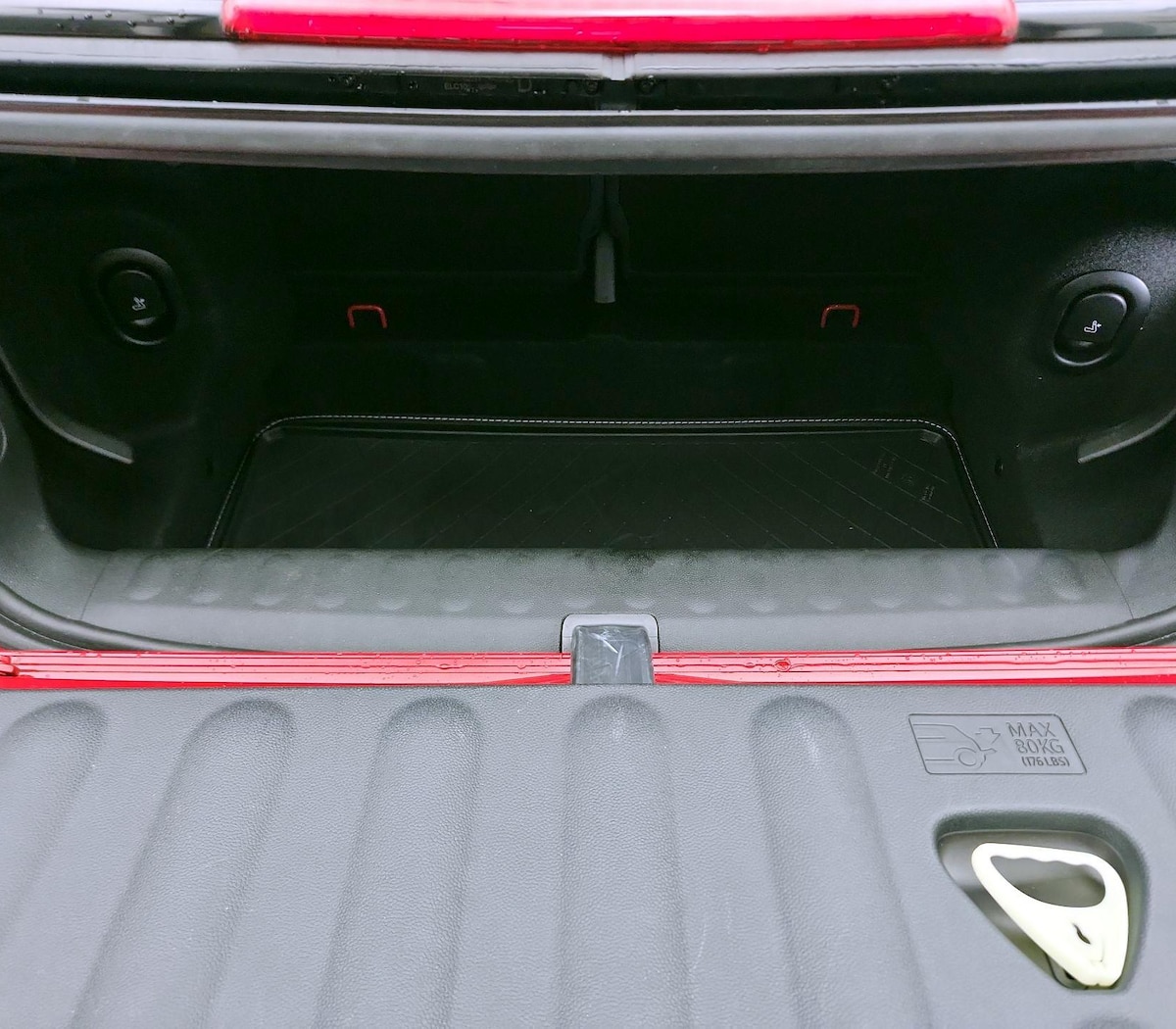 Trunk/Cargo (Seats Up)