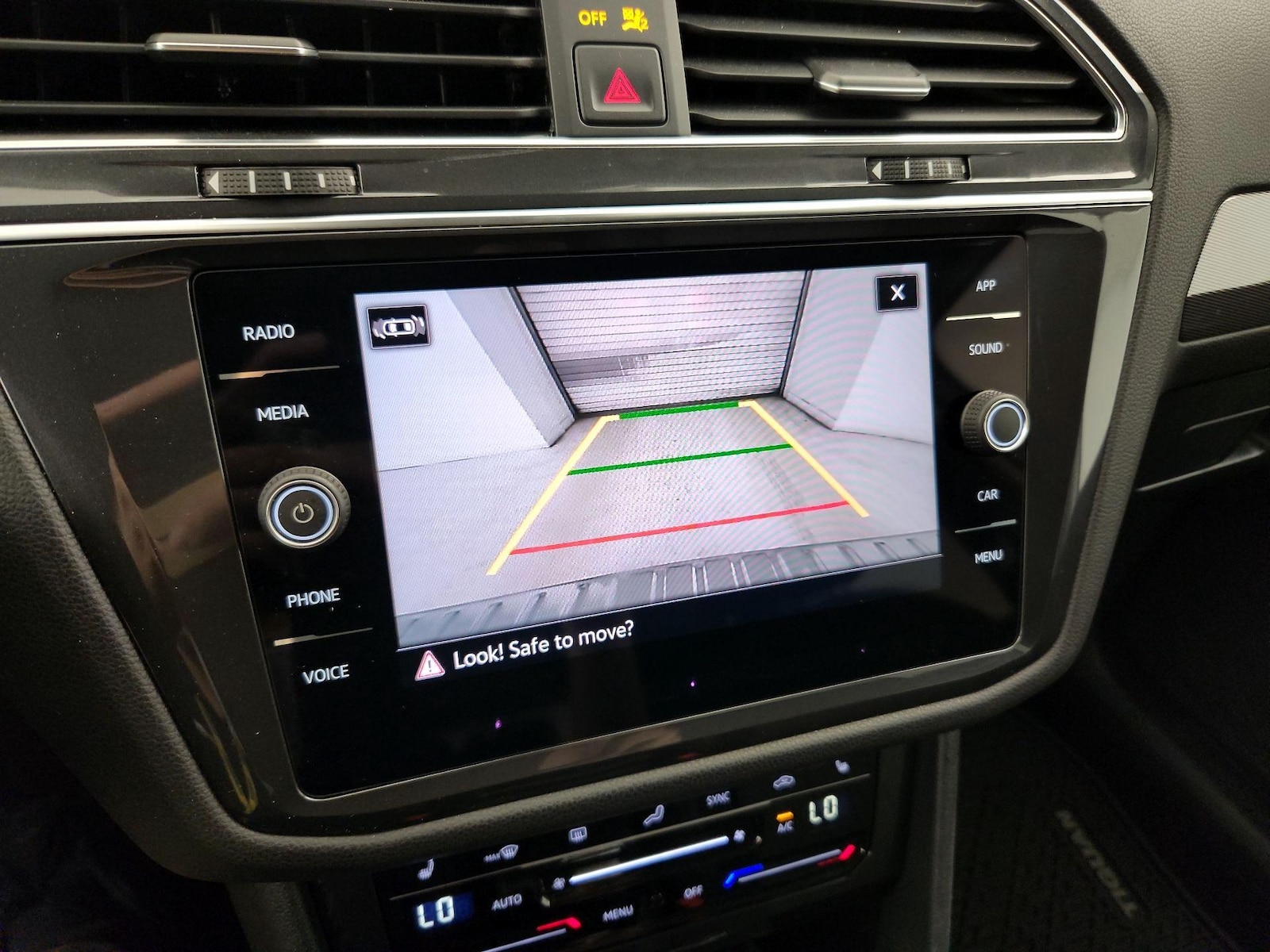 2023 Volkswagen Tiguan SE - Photo 13