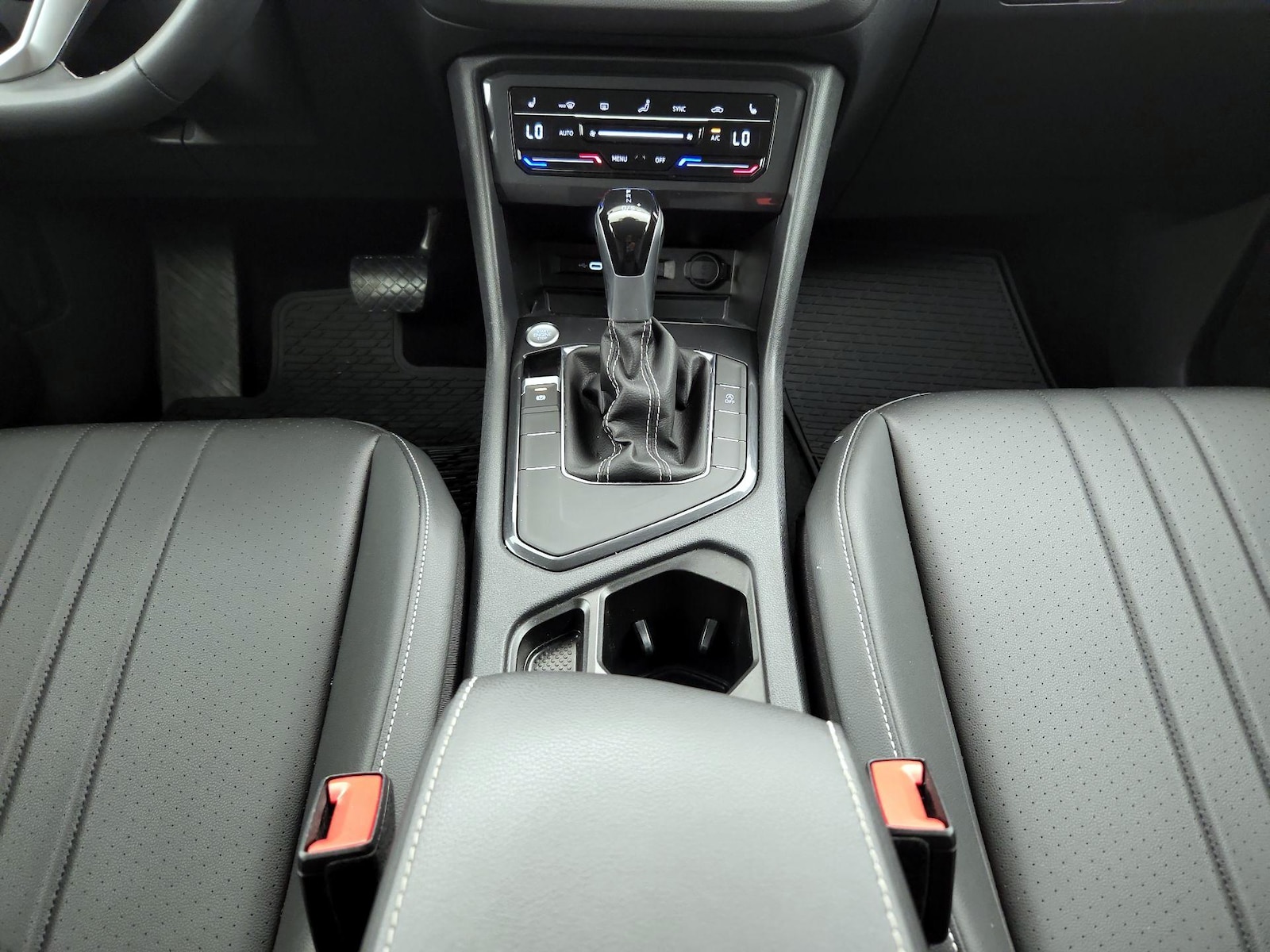 2023 Volkswagen Tiguan SE - Photo 16