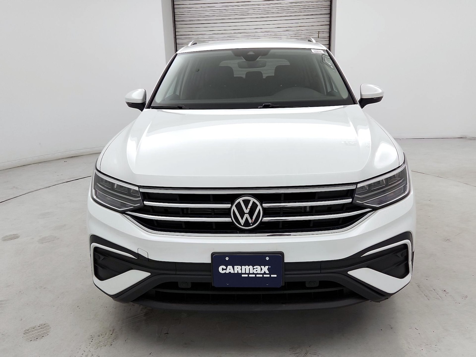 2023 Volkswagen Tiguan SE - Photo 2