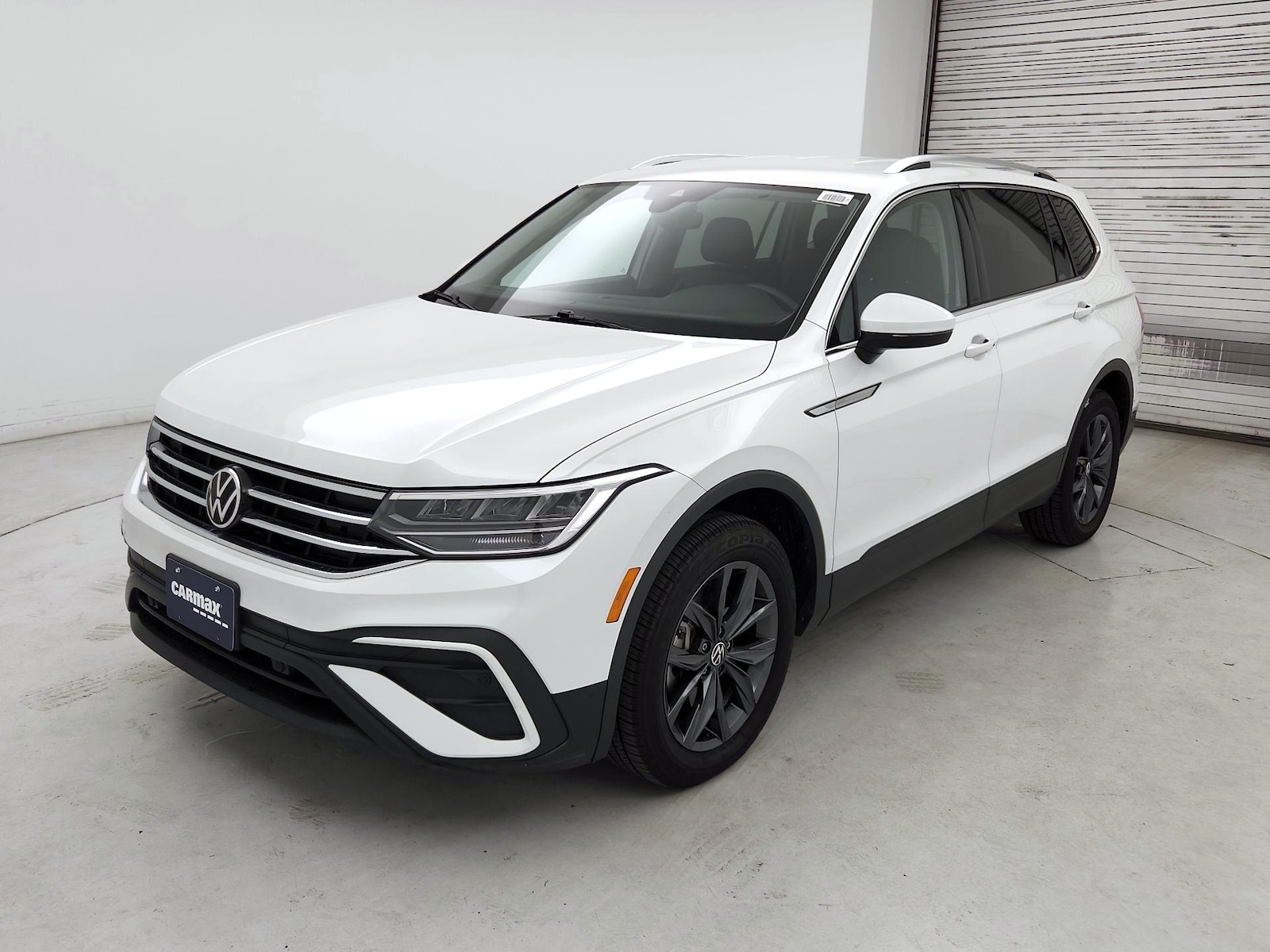 2023 Volkswagen Tiguan SE - Photo 3