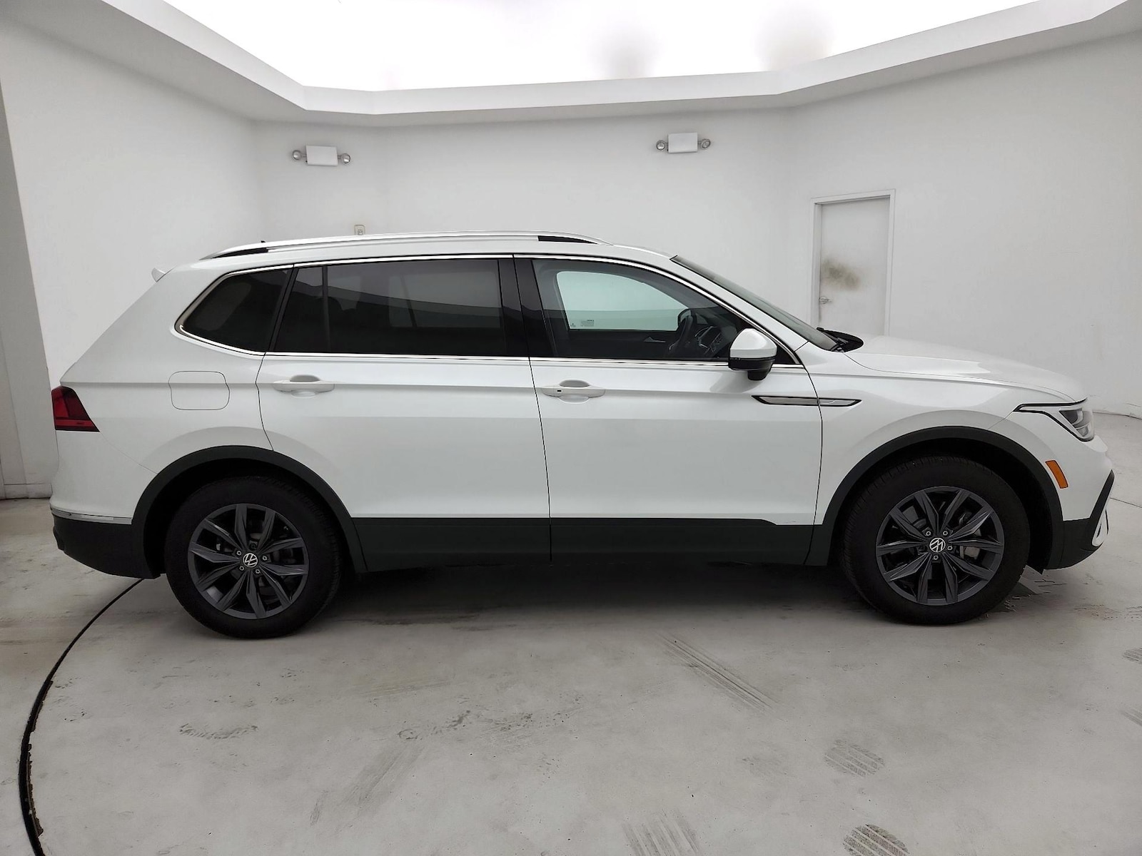 2023 Volkswagen Tiguan SE - Photo 4