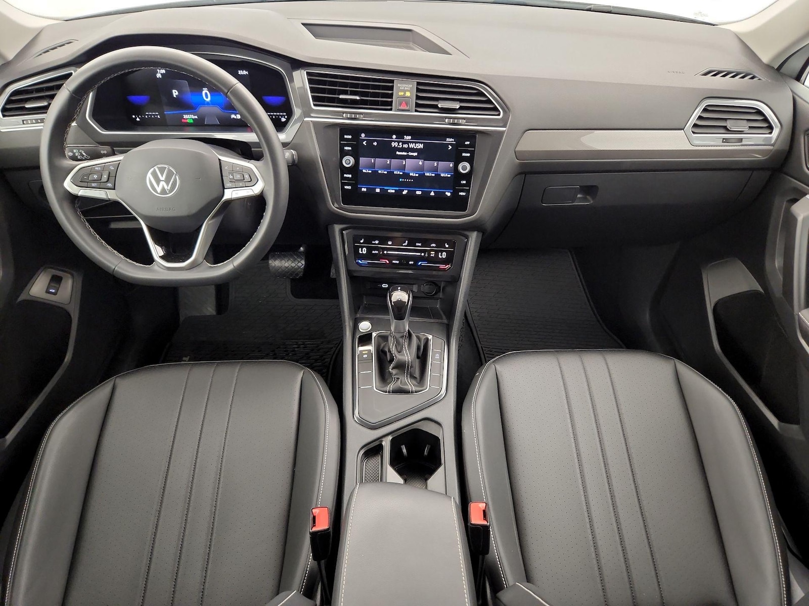 2023 Volkswagen Tiguan SE - Photo 8