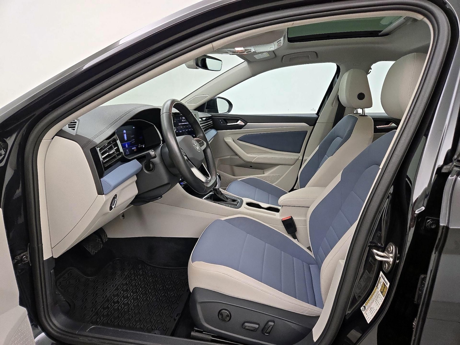 2026 Volkswagen Jetta SE - Photo 12
