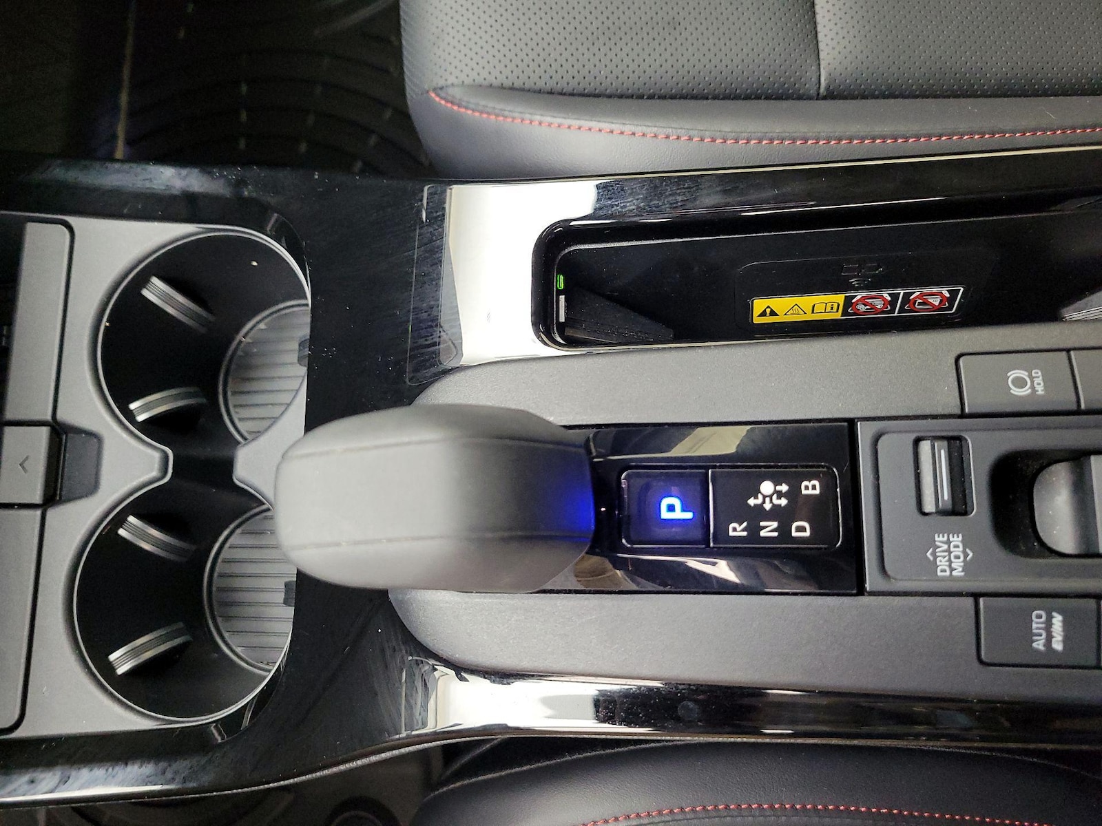 2026 Toyota Prius Plug-in Hybrid XSE - Photo 18