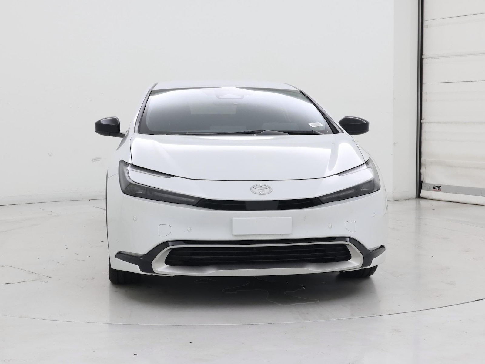 2026 Toyota Prius Plug-in Hybrid XSE - Photo 6