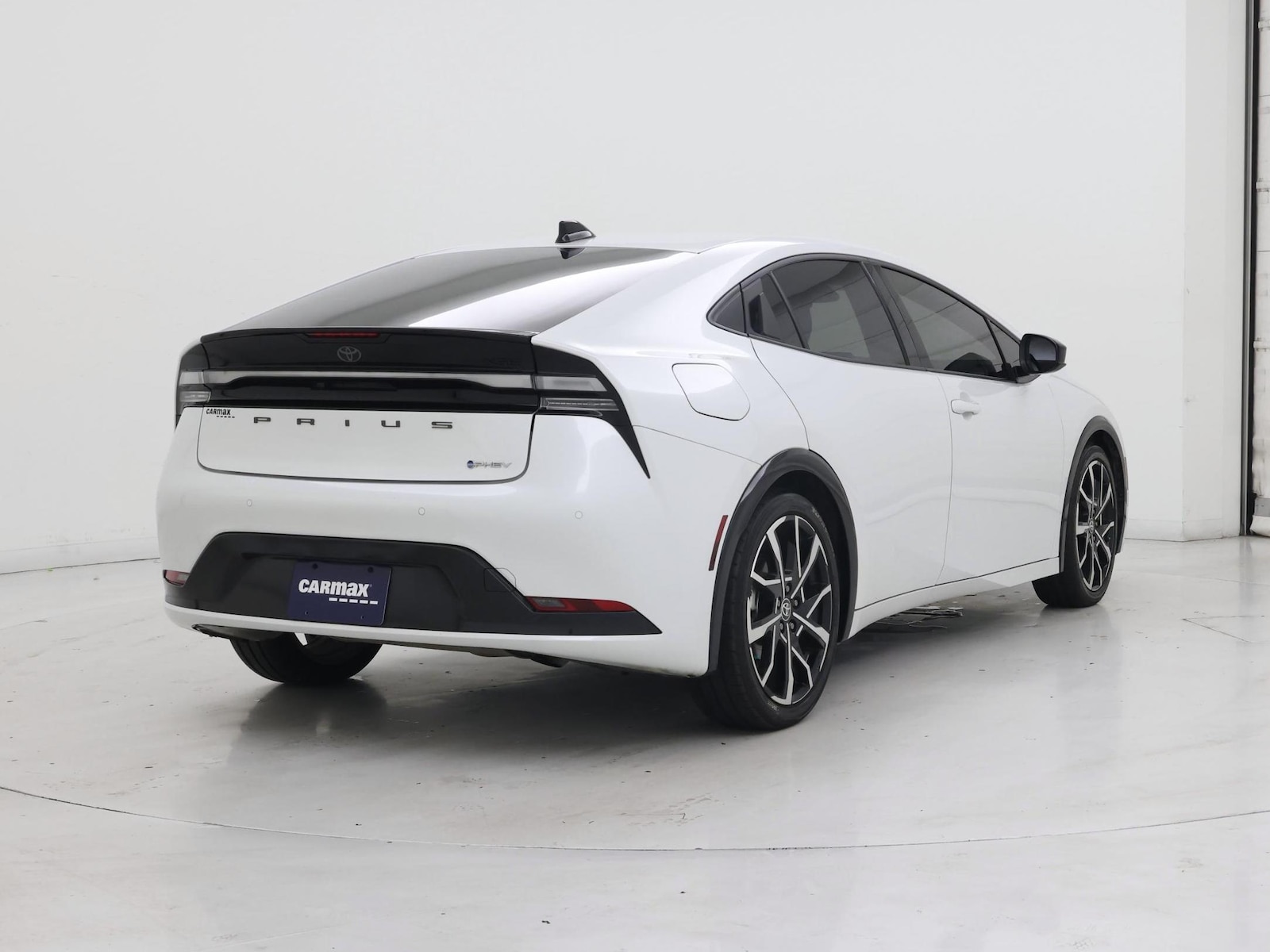 2026 Toyota Prius Plug-in Hybrid XSE - Photo 9