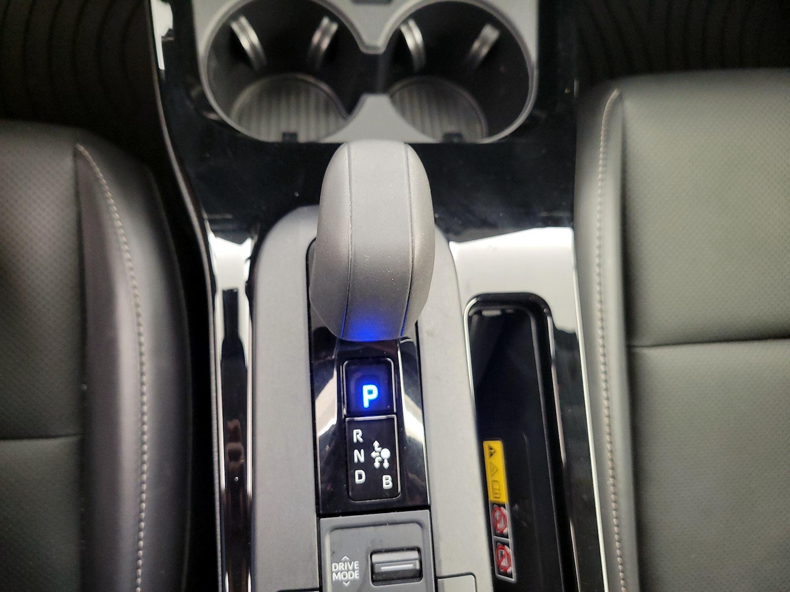 2026 Toyota Prius XLE - Photo 18