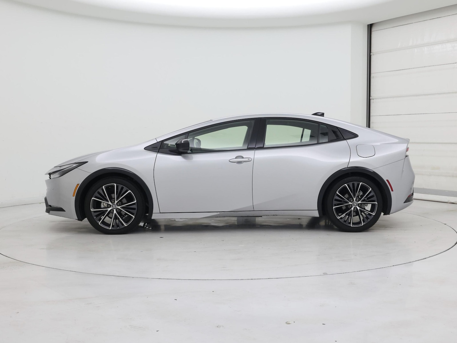 2026 Toyota Prius XLE - Photo 4