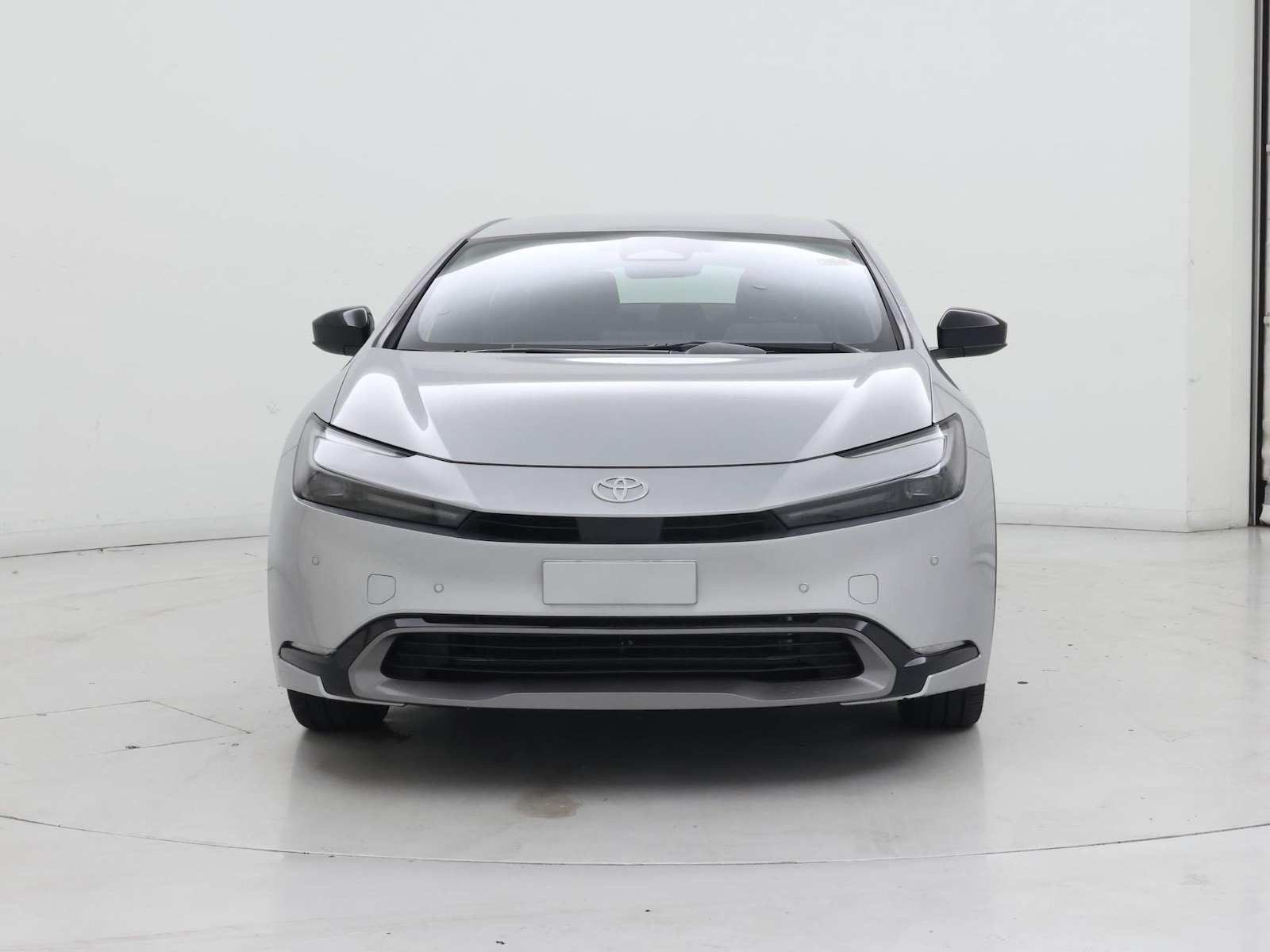 2026 Toyota Prius XLE - Photo 6