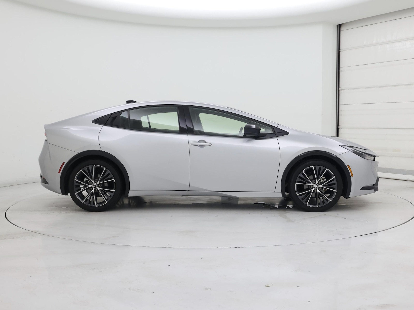 2026 Toyota Prius XLE - Photo 8