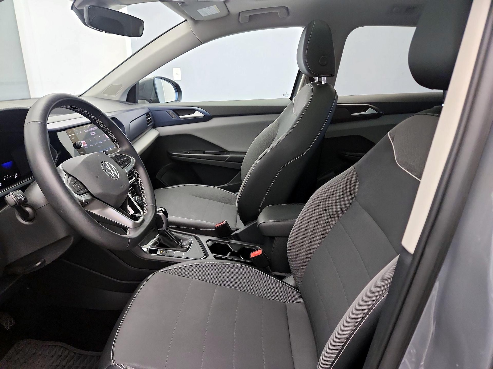 2023 Volkswagen Taos SE - Photo 12