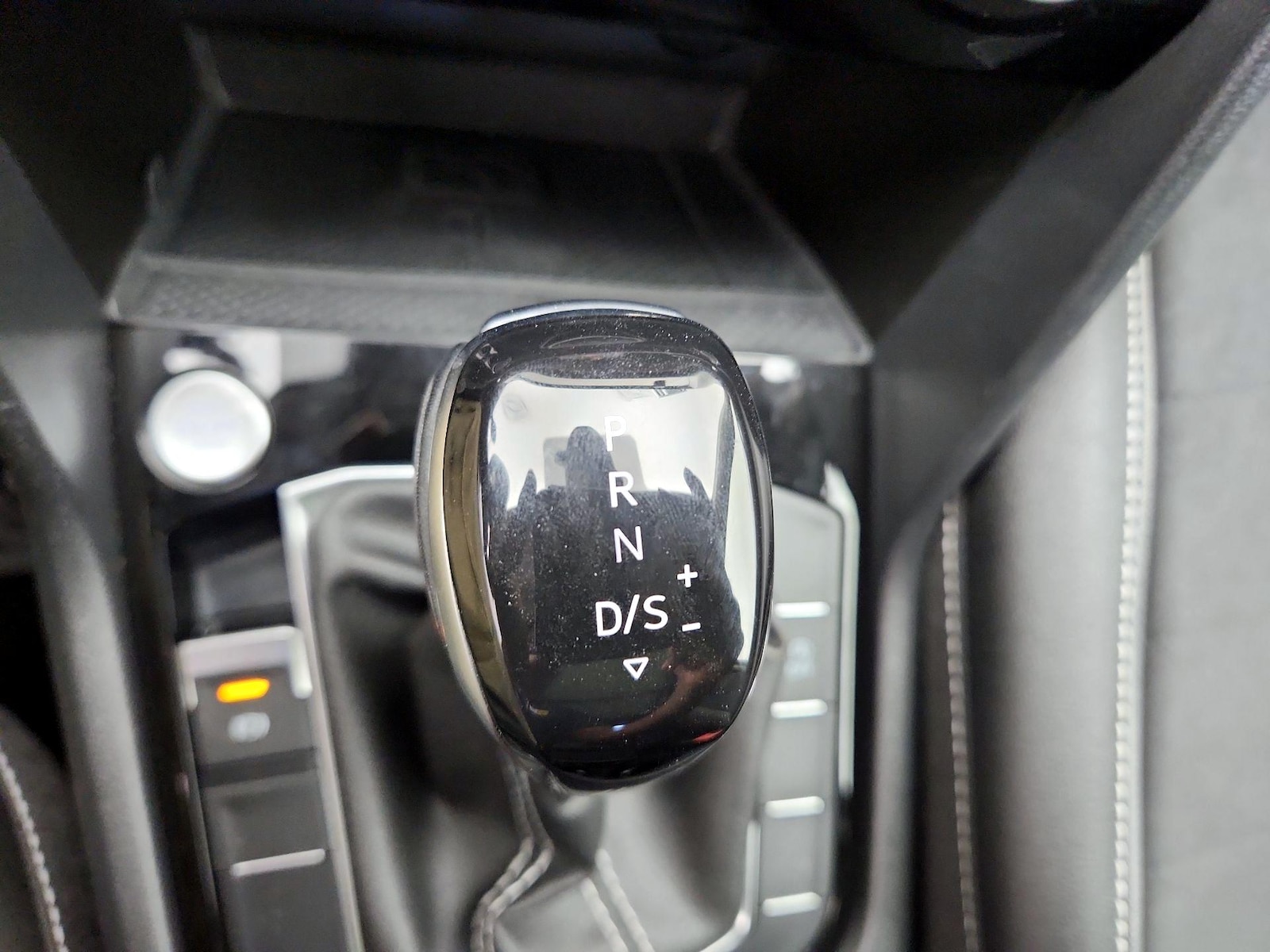 2023 Volkswagen Taos SE - Photo 18