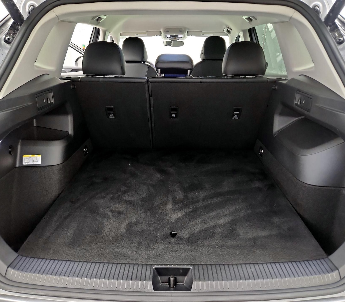 Trunk/Cargo (Seats Up)