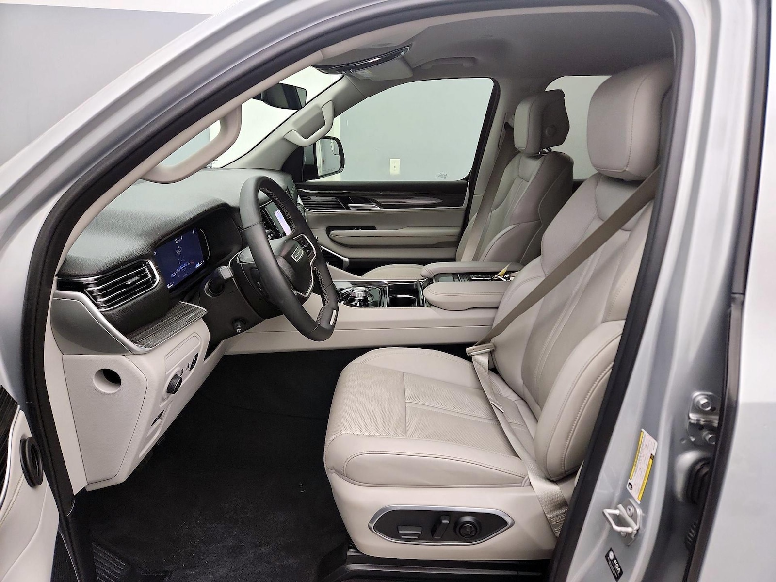 2022 Jeep Wagoneer Series II - Photo 12