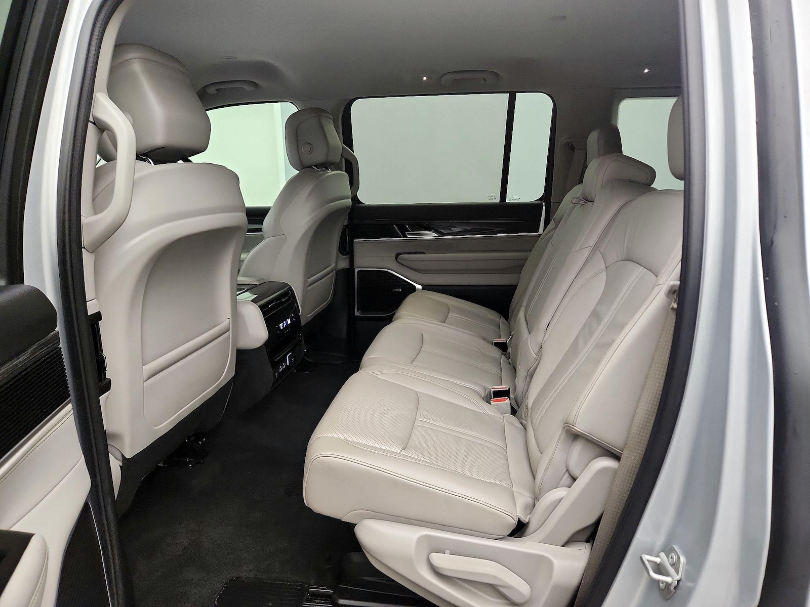 2022 Jeep Wagoneer Series II - Photo 21
