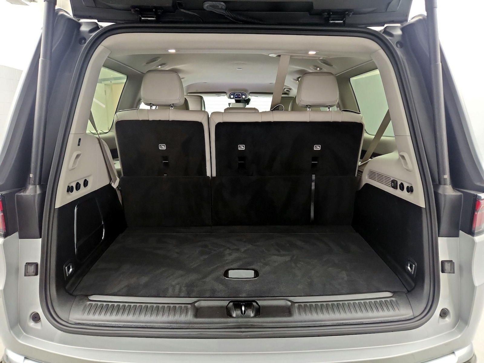 2022 Jeep Wagoneer Series II - Photo 22