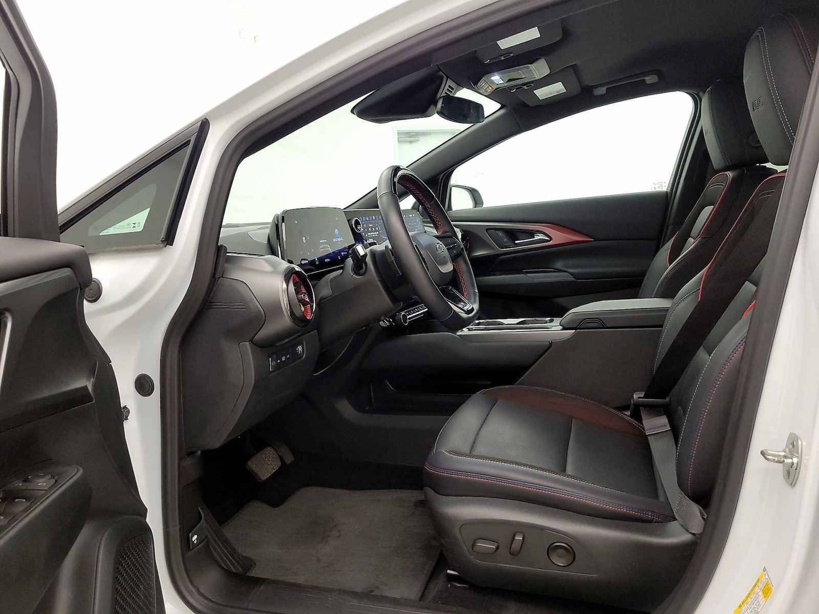 2024 Chevrolet Equinox EV RS - Photo 12