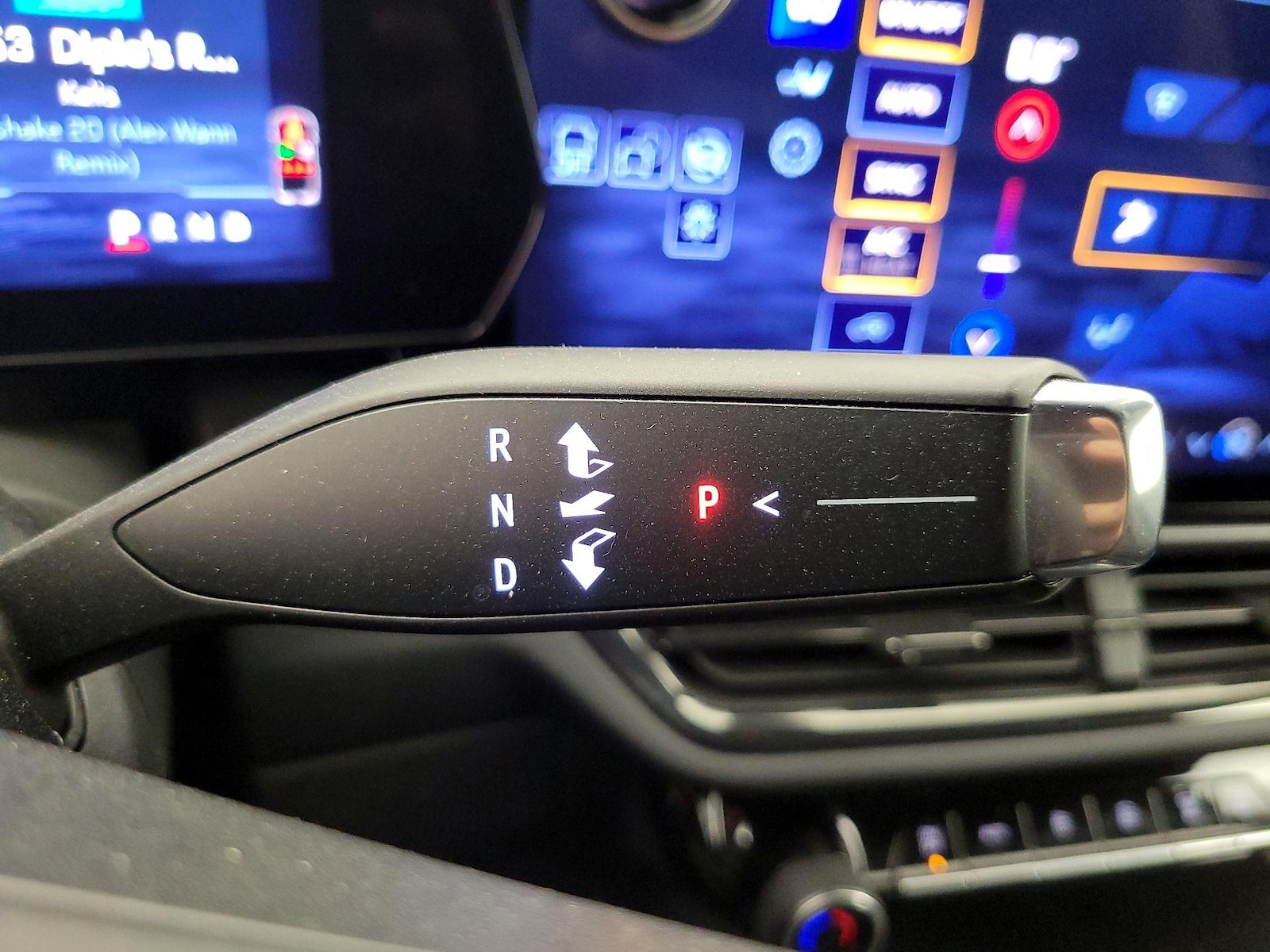 2024 Chevrolet Equinox EV RS - Photo 19