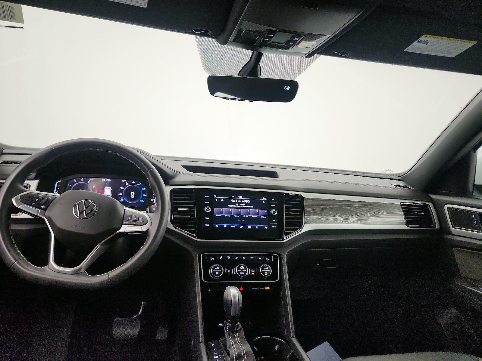 2023 Volkswagen Atlas Cross Sport SE w/Tech - Photo 10