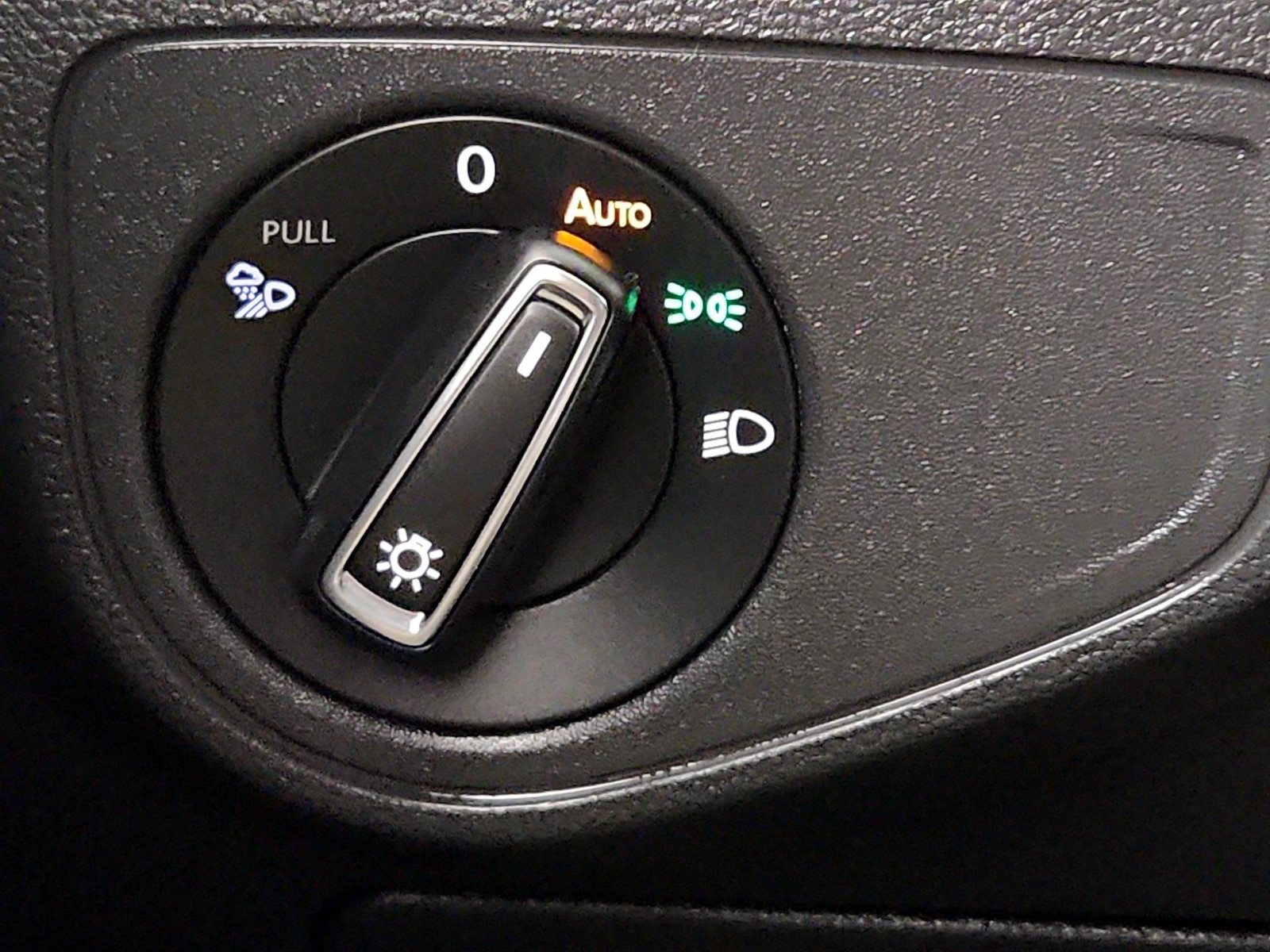 2023 Volkswagen Atlas Cross Sport SE w/Tech - Photo 14