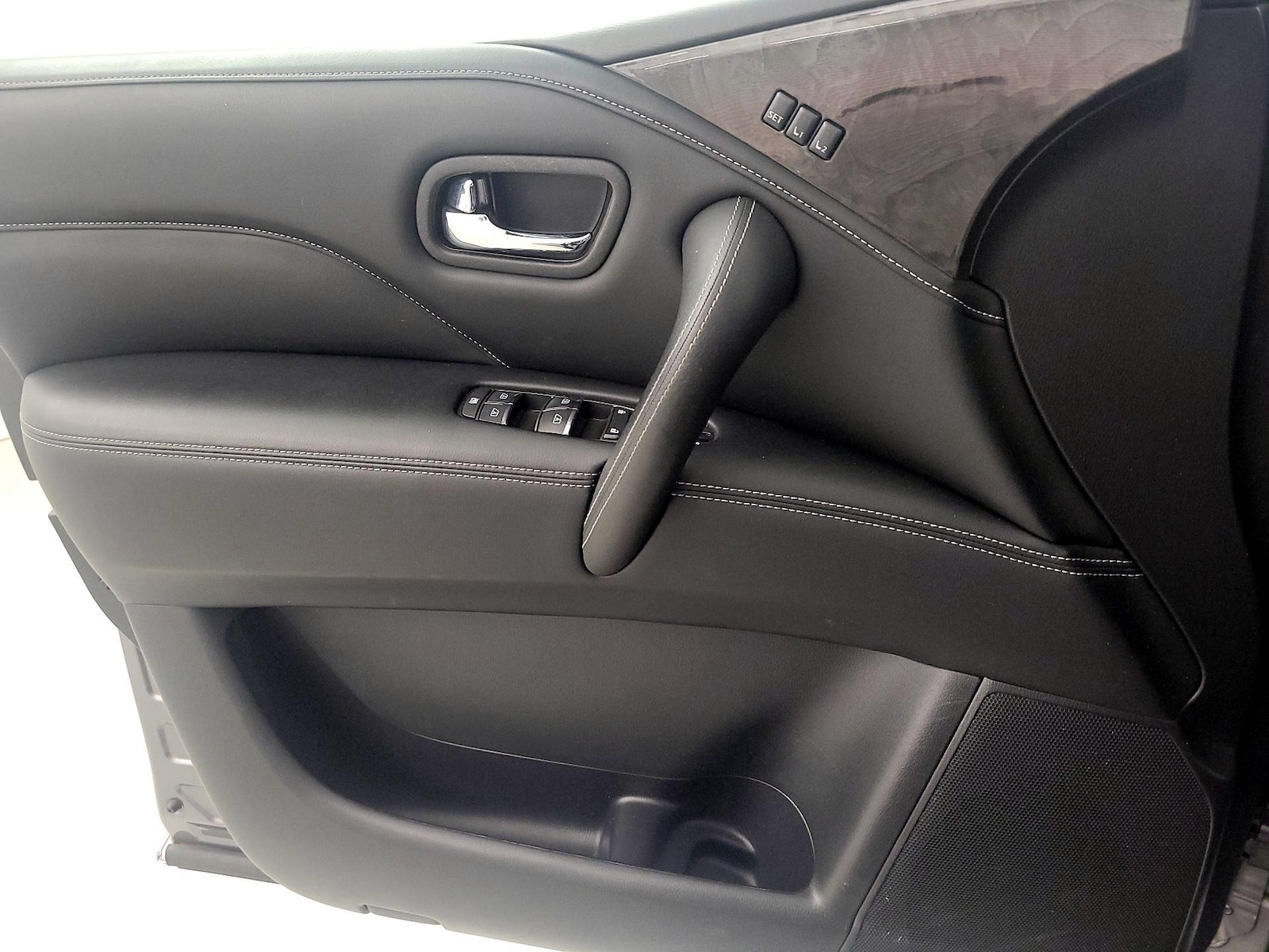2021 INFINITI QX80 Sensory - Photo 12