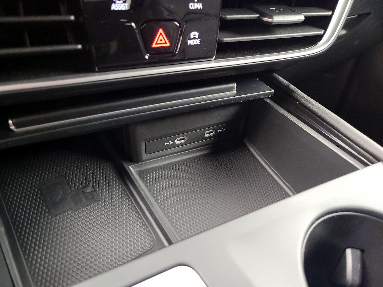 2024 Volkswagen Atlas Cross Sport SE - Photo 20