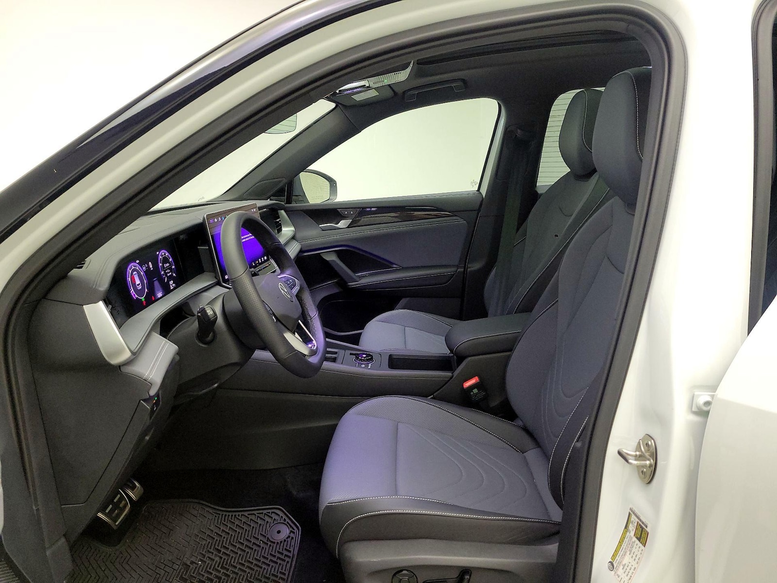 2025 Volkswagen Tiguan SE R-LINE BLACK - Photo 12
