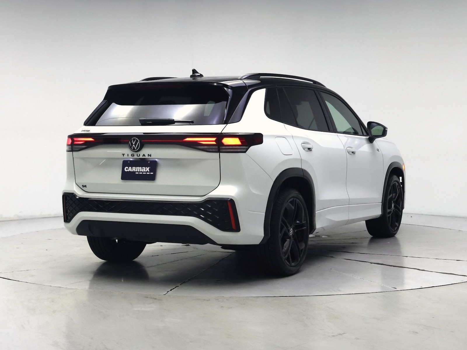 2025 Volkswagen Tiguan SE R-LINE BLACK - Photo 9