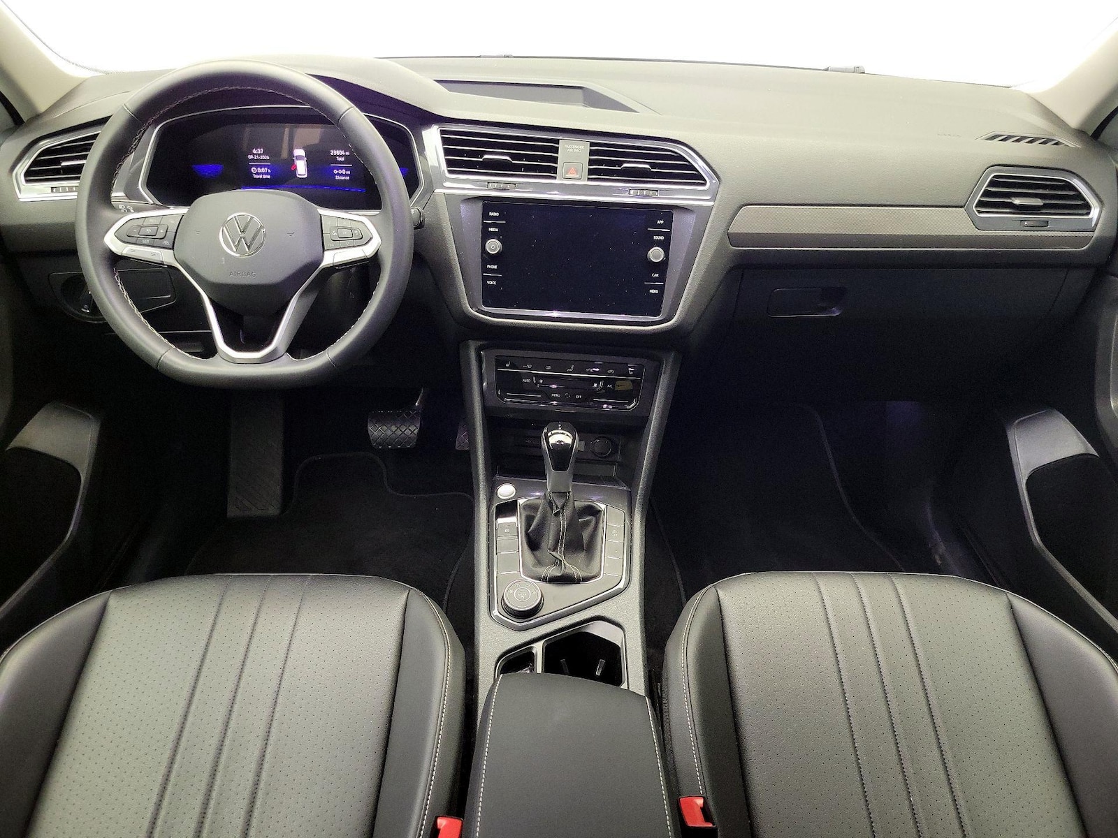 2024 Volkswagen Tiguan SE - Photo 10