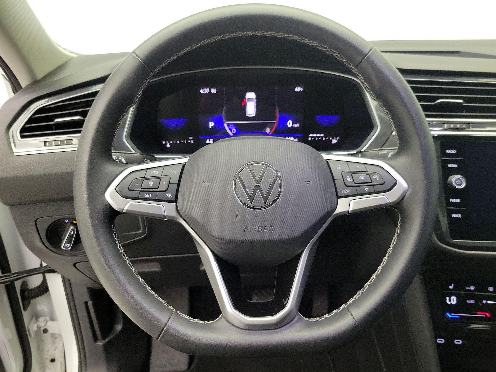 2024 Volkswagen Tiguan SE - Photo 11