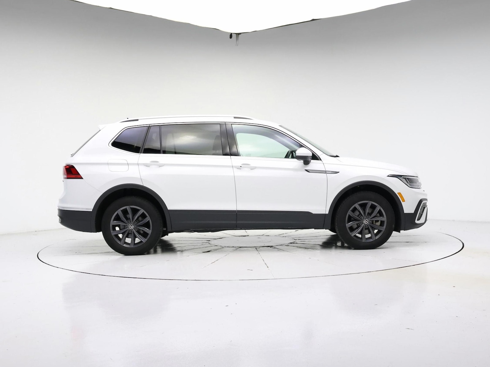 2024 Volkswagen Tiguan SE - Photo 8