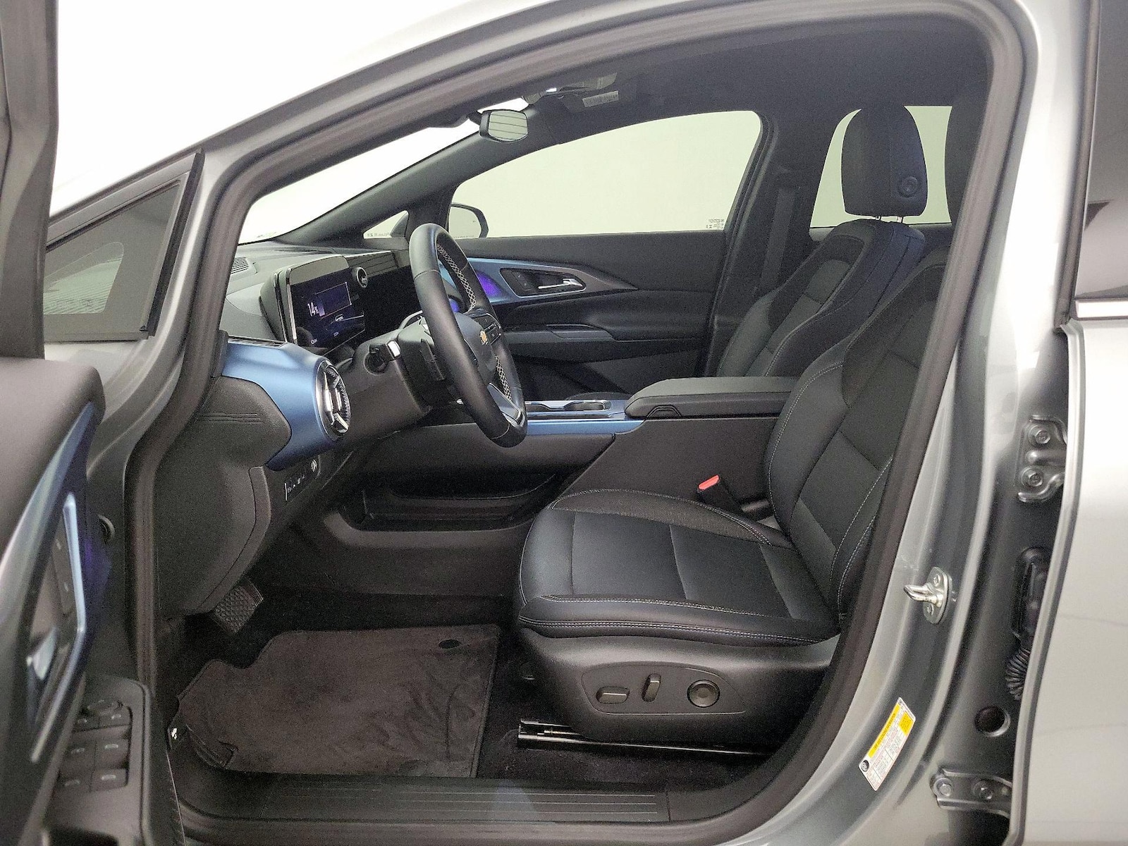 2024 Chevrolet Equinox EV LT - Photo 12
