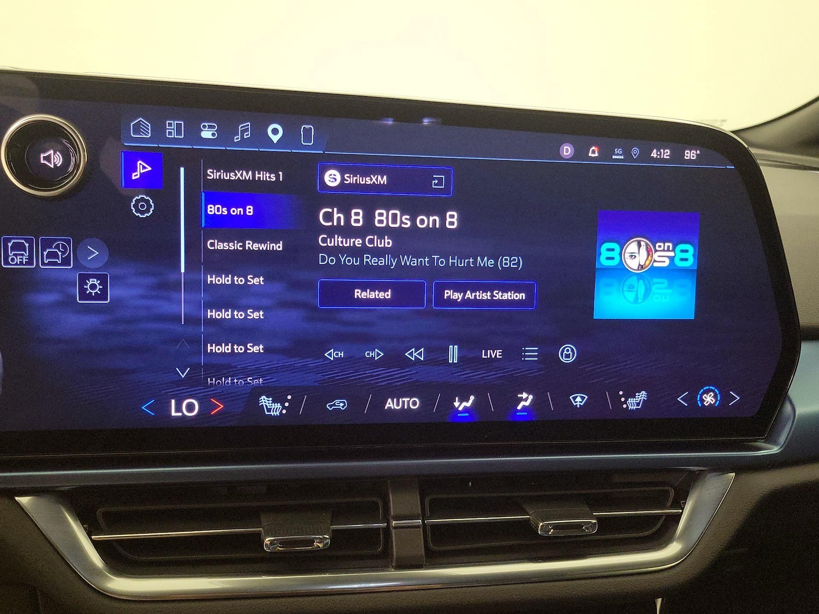 2024 Chevrolet Equinox EV LT - Photo 16