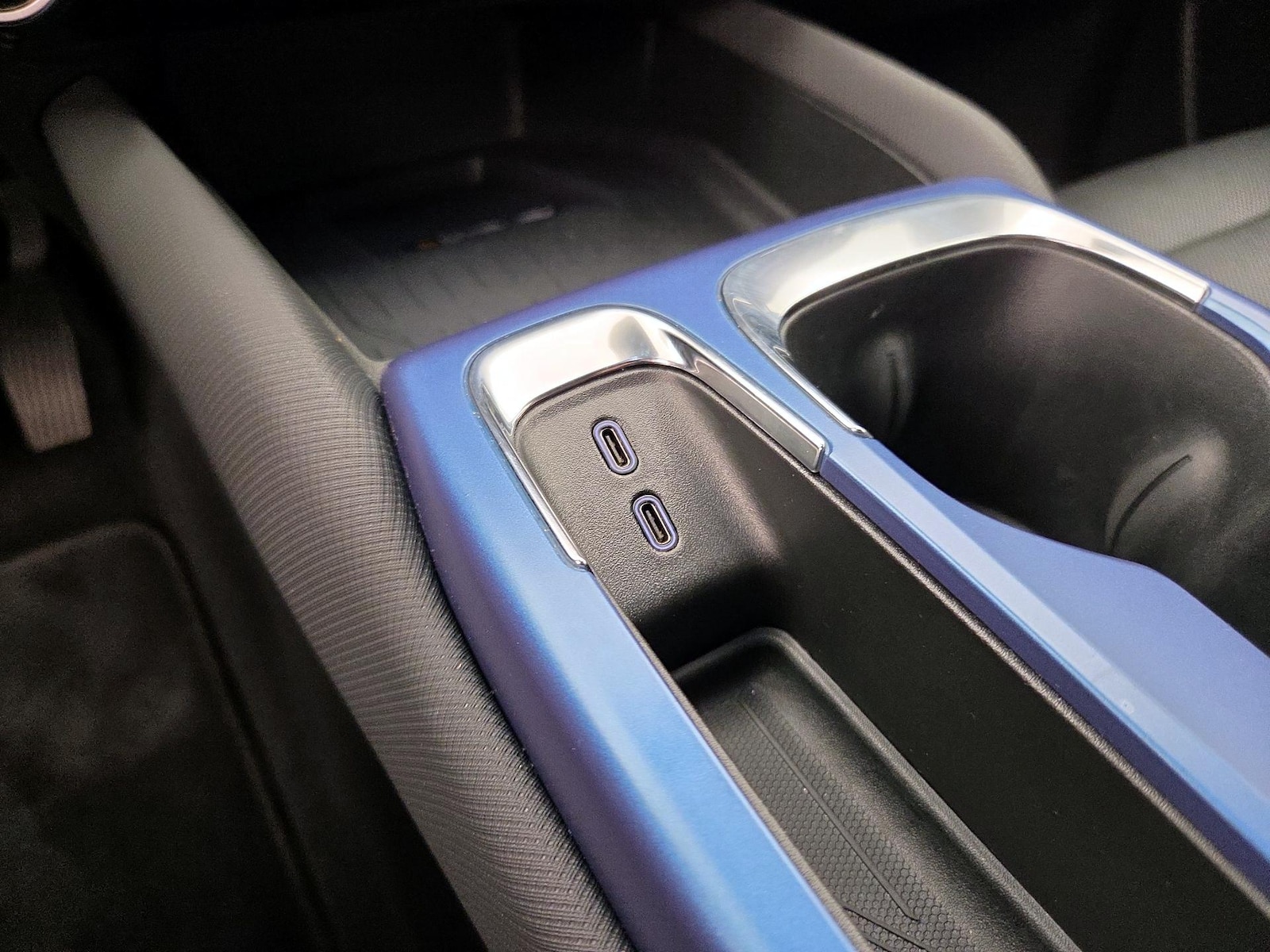 2025 Chevrolet Equinox EV LT - Photo 19