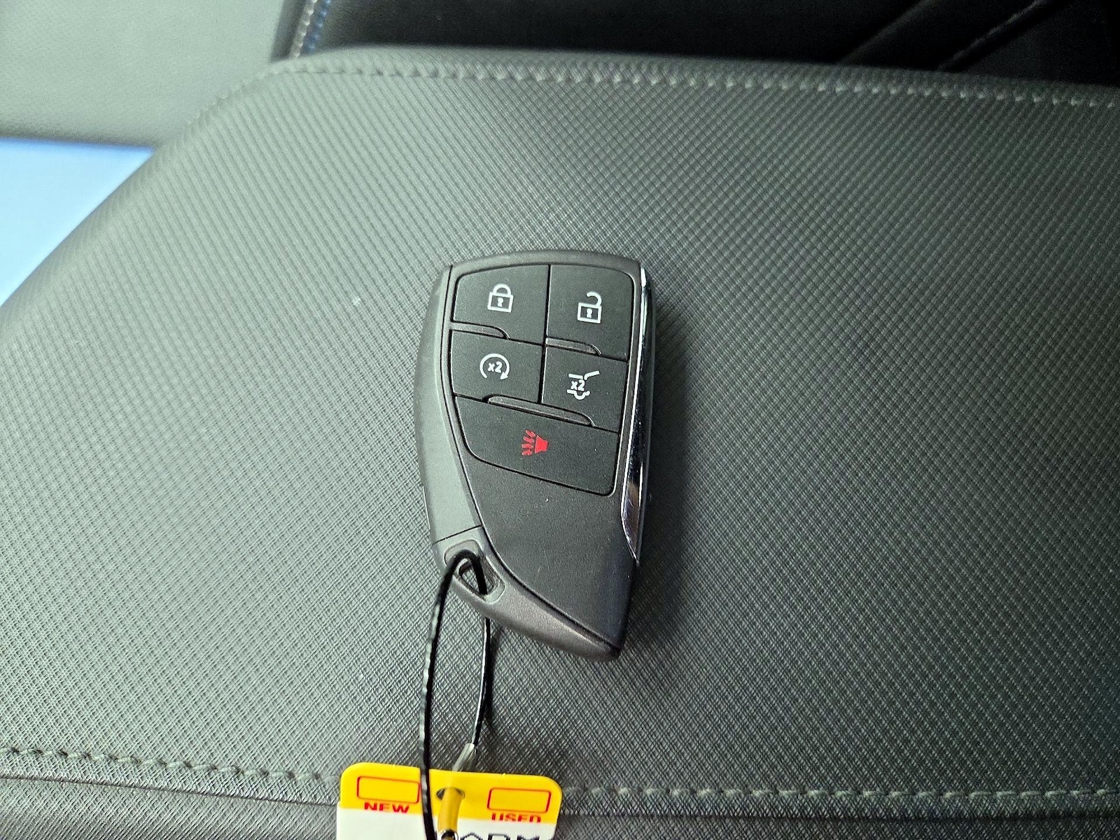 2025 Chevrolet Equinox EV LT - Photo 23