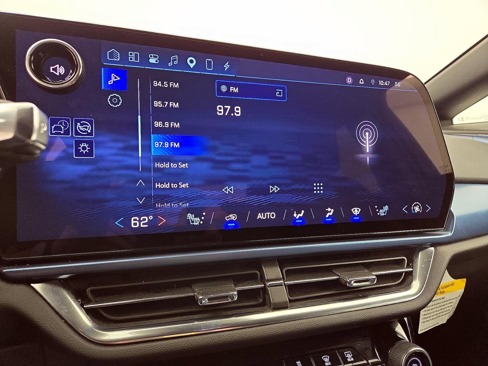 2024 Chevrolet Equinox EV LT - Photo 16