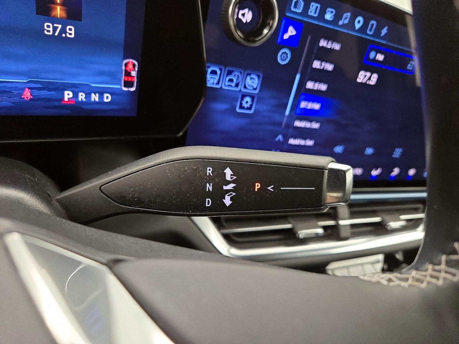 2024 Chevrolet Equinox EV LT - Photo 18