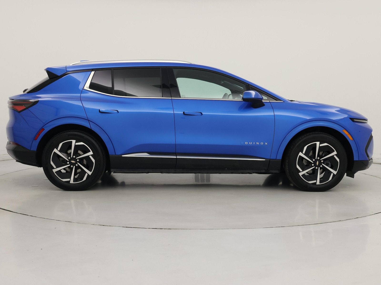 2024 Chevrolet Equinox EV LT - Photo 8