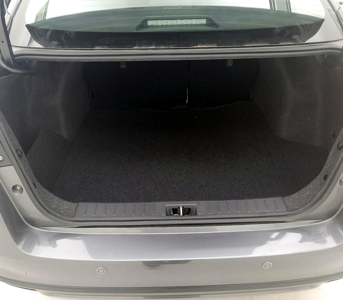 Trunk/Cargo (Seats Up)