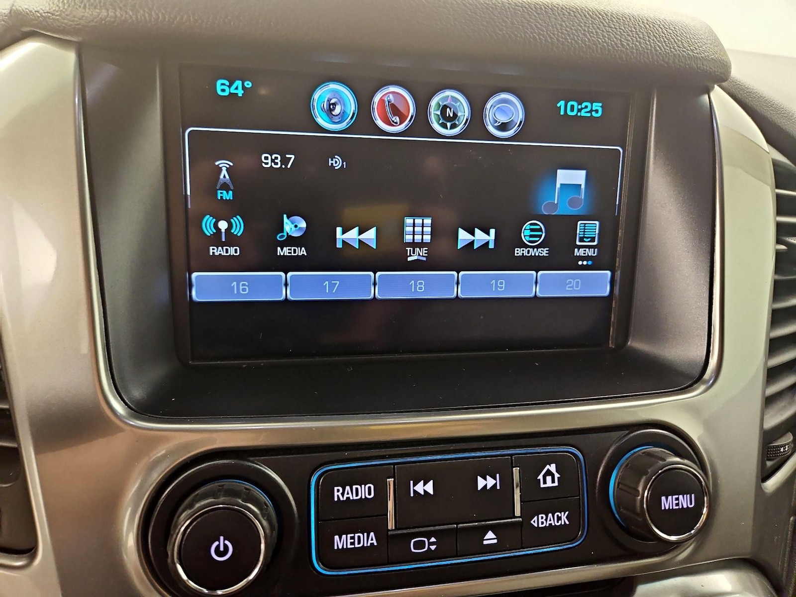 2019 Chevrolet Tahoe LT - Photo 17