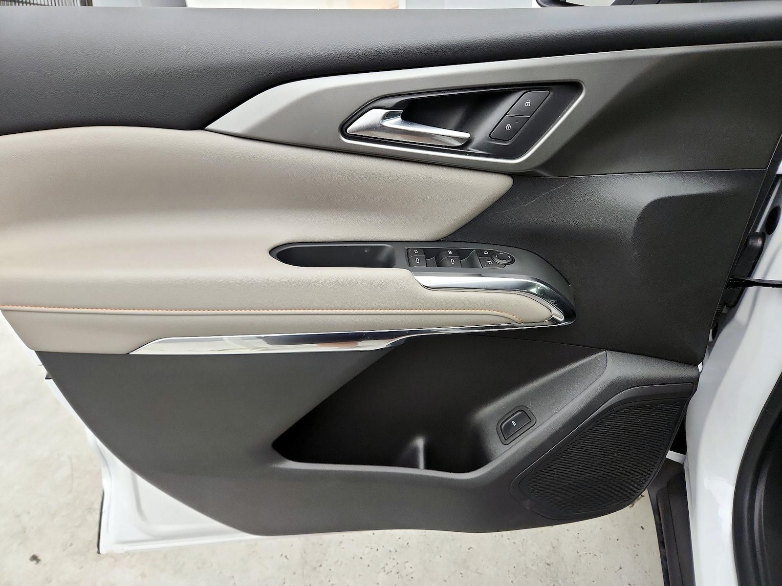 2026 Chevrolet Traverse LT - Photo 13